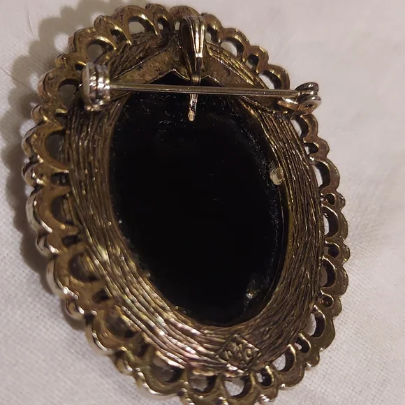 Vintage Silvertone WMAC Black Cameo Brooch / Pendant - Picture 3 of 4